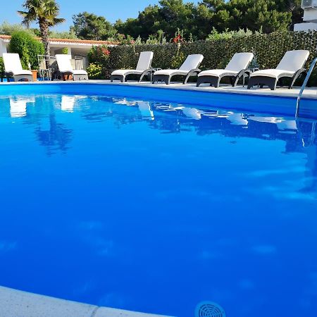 Apartments Dorotea Novalja Bagian luar foto
