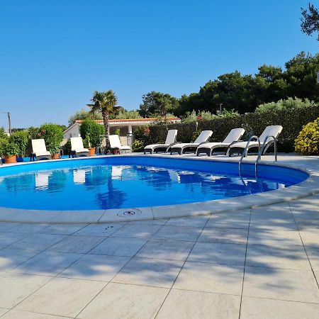 Apartments Dorotea Novalja Bagian luar foto