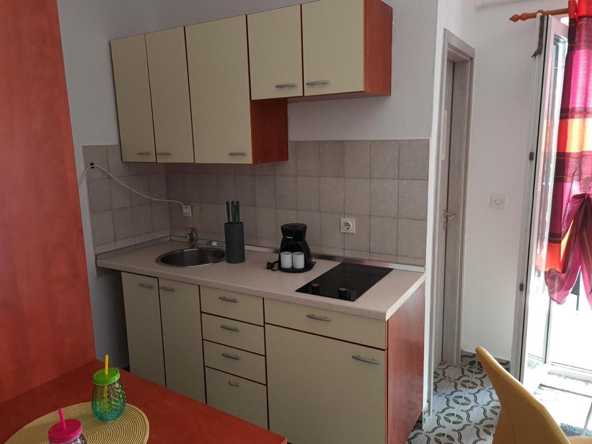 Apartments Dorotea Novalja Bagian luar foto