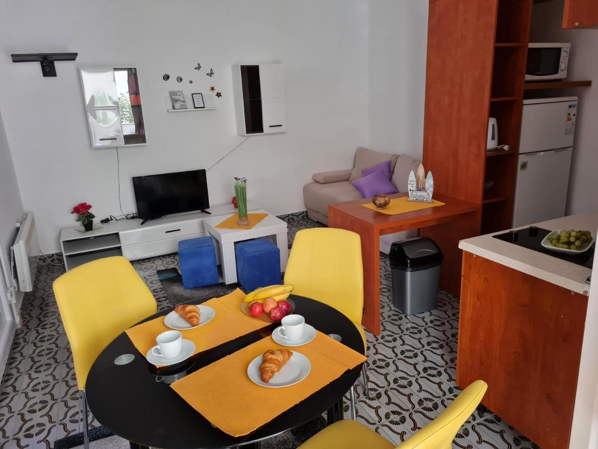 Apartments Dorotea Novalja Bagian luar foto