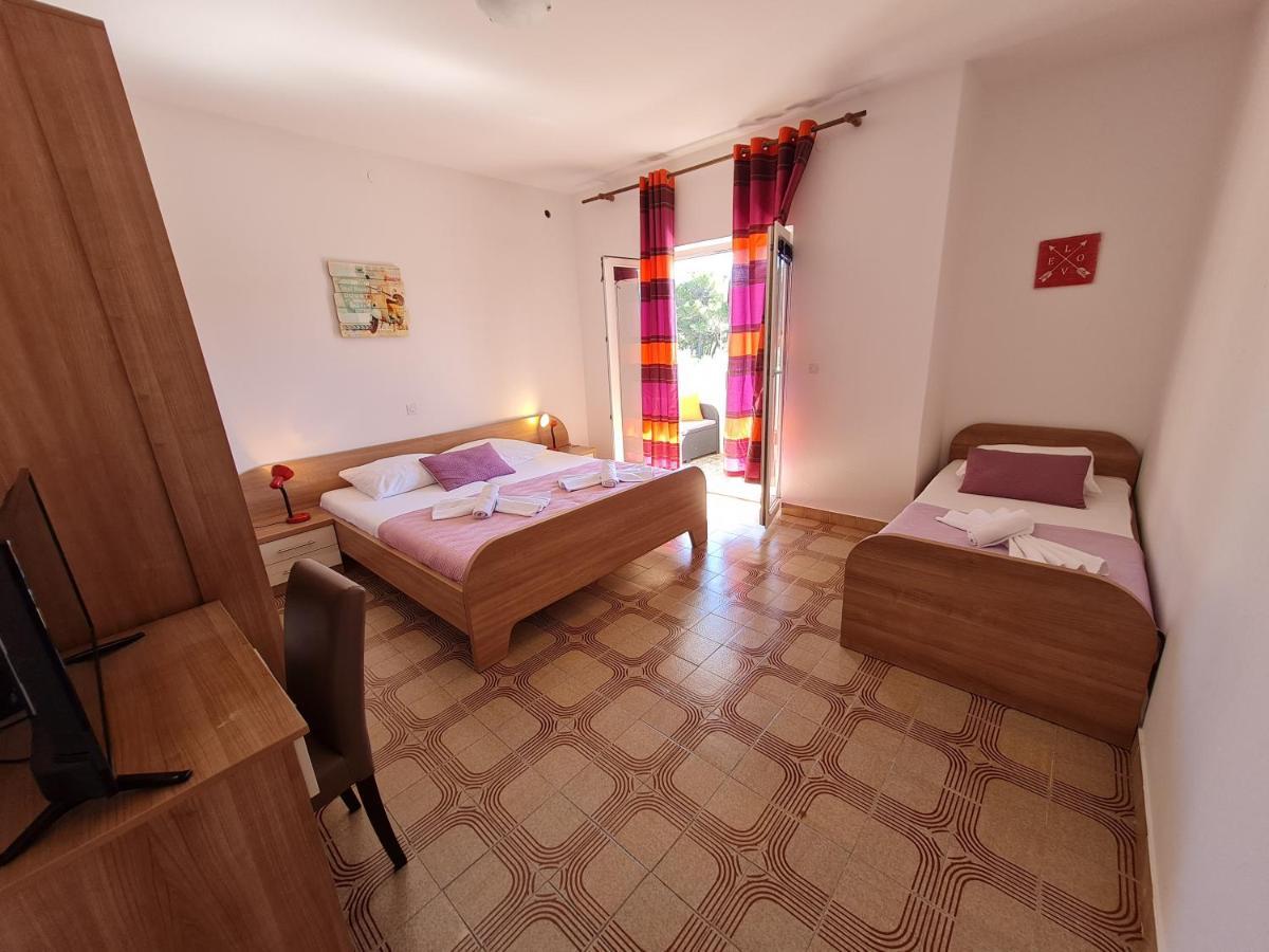 Apartments Dorotea Novalja Bagian luar foto