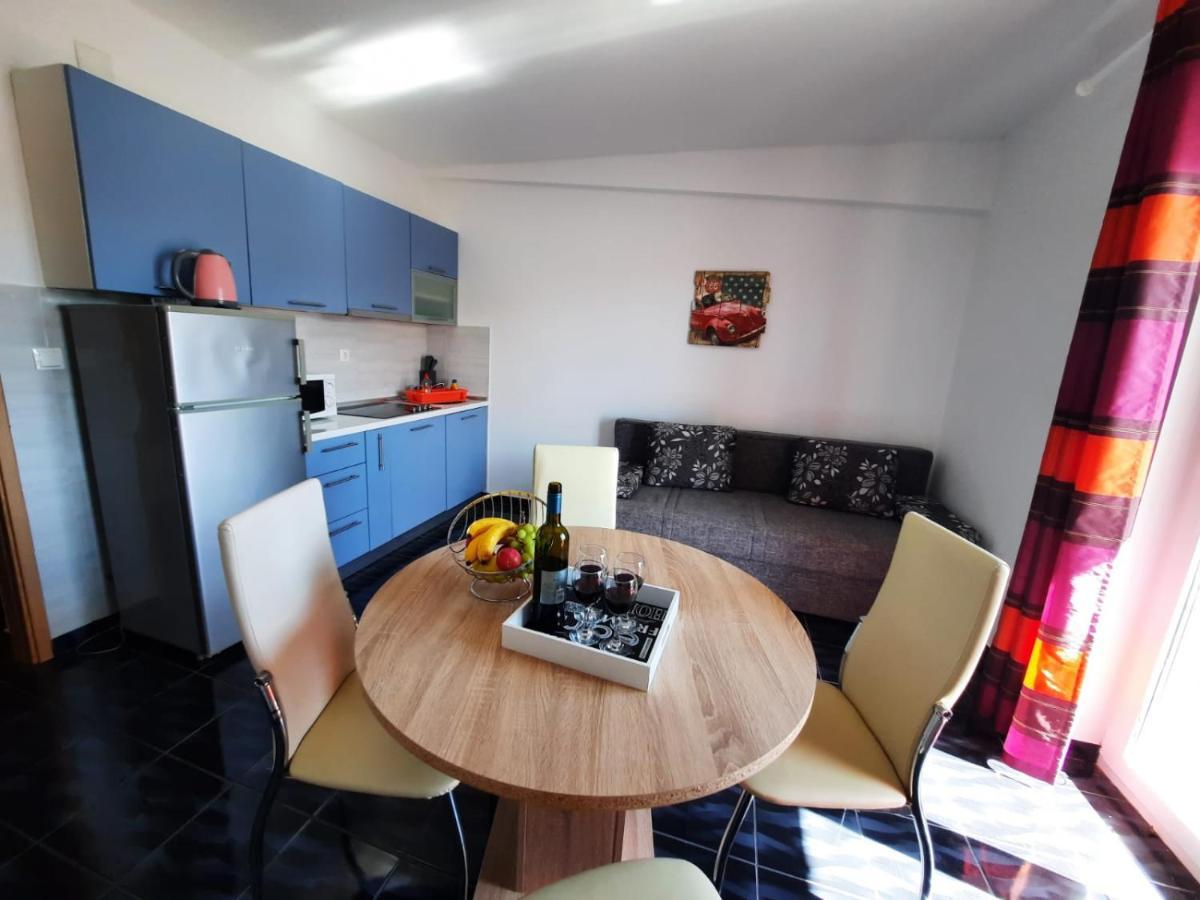 Apartments Dorotea Novalja Bagian luar foto