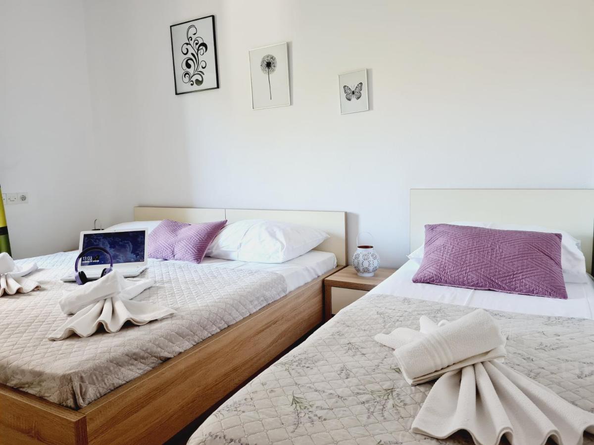 Apartments Dorotea Novalja Bagian luar foto