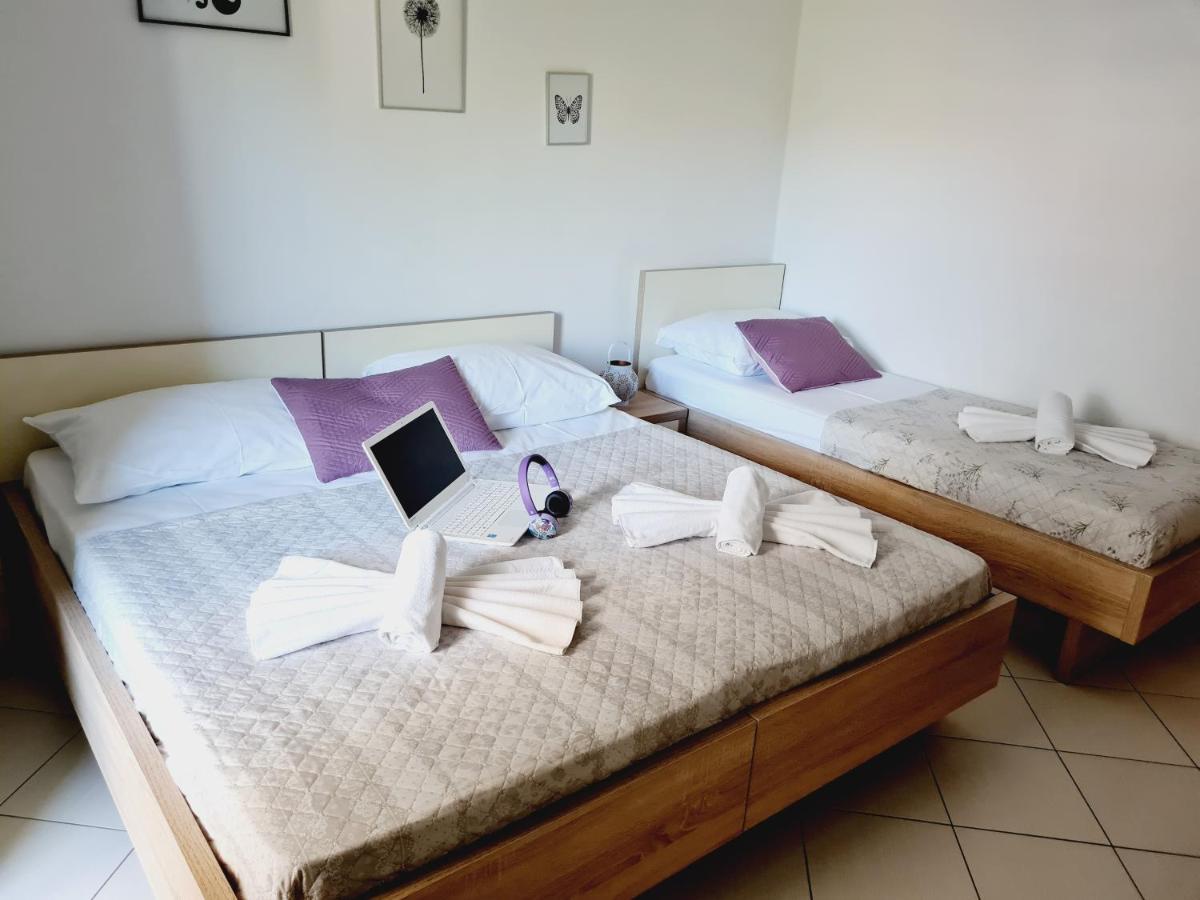 Apartments Dorotea Novalja Bagian luar foto