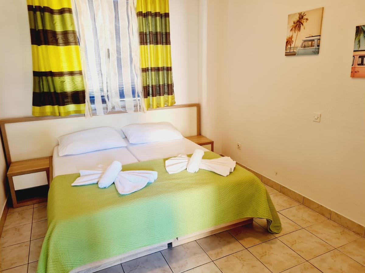 Apartments Dorotea Novalja Bagian luar foto