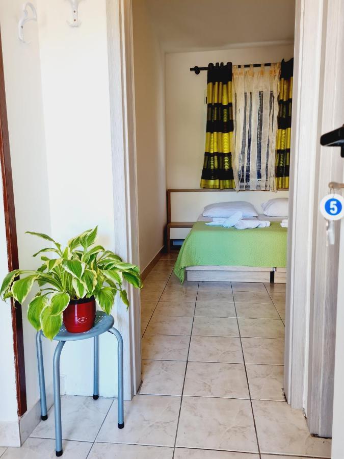Apartments Dorotea Novalja Bagian luar foto