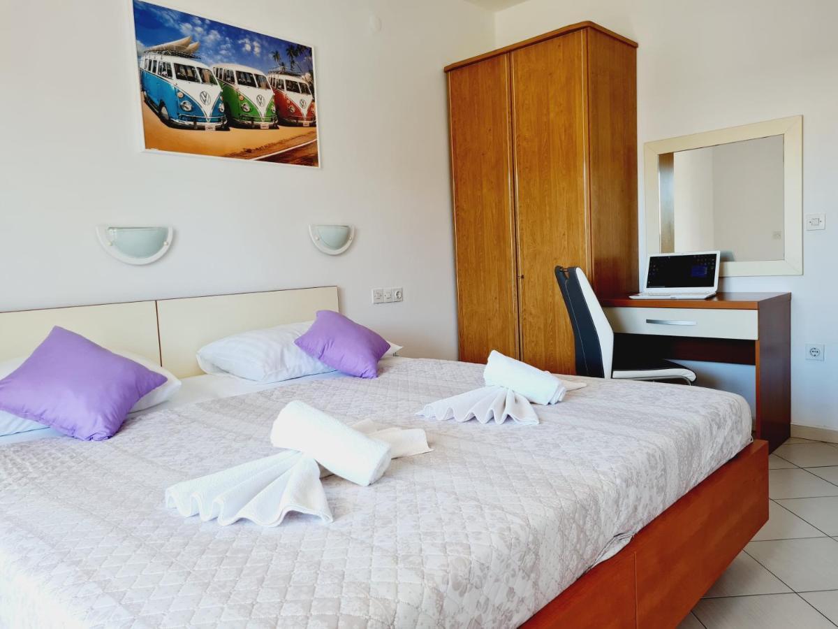 Apartments Dorotea Novalja Bagian luar foto