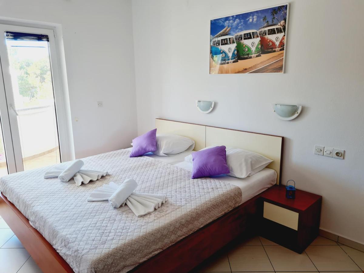 Apartments Dorotea Novalja Bagian luar foto